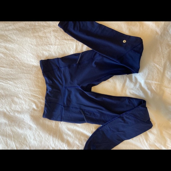 Navy blue lulu lemon pants - Picture 3 of 5